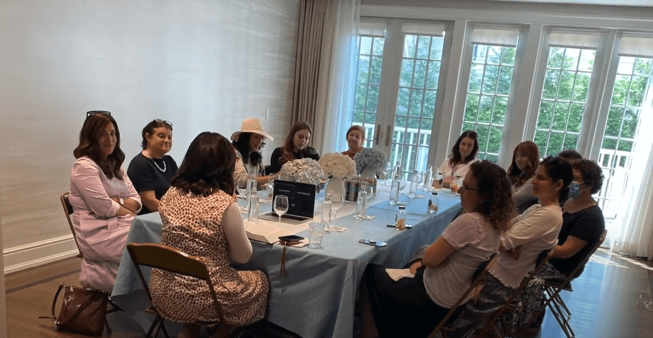 Weekly women's Jewish education class